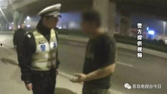 吃瓜群众看警察抓小偷,警察抓小偷的惊心动魄瞬间